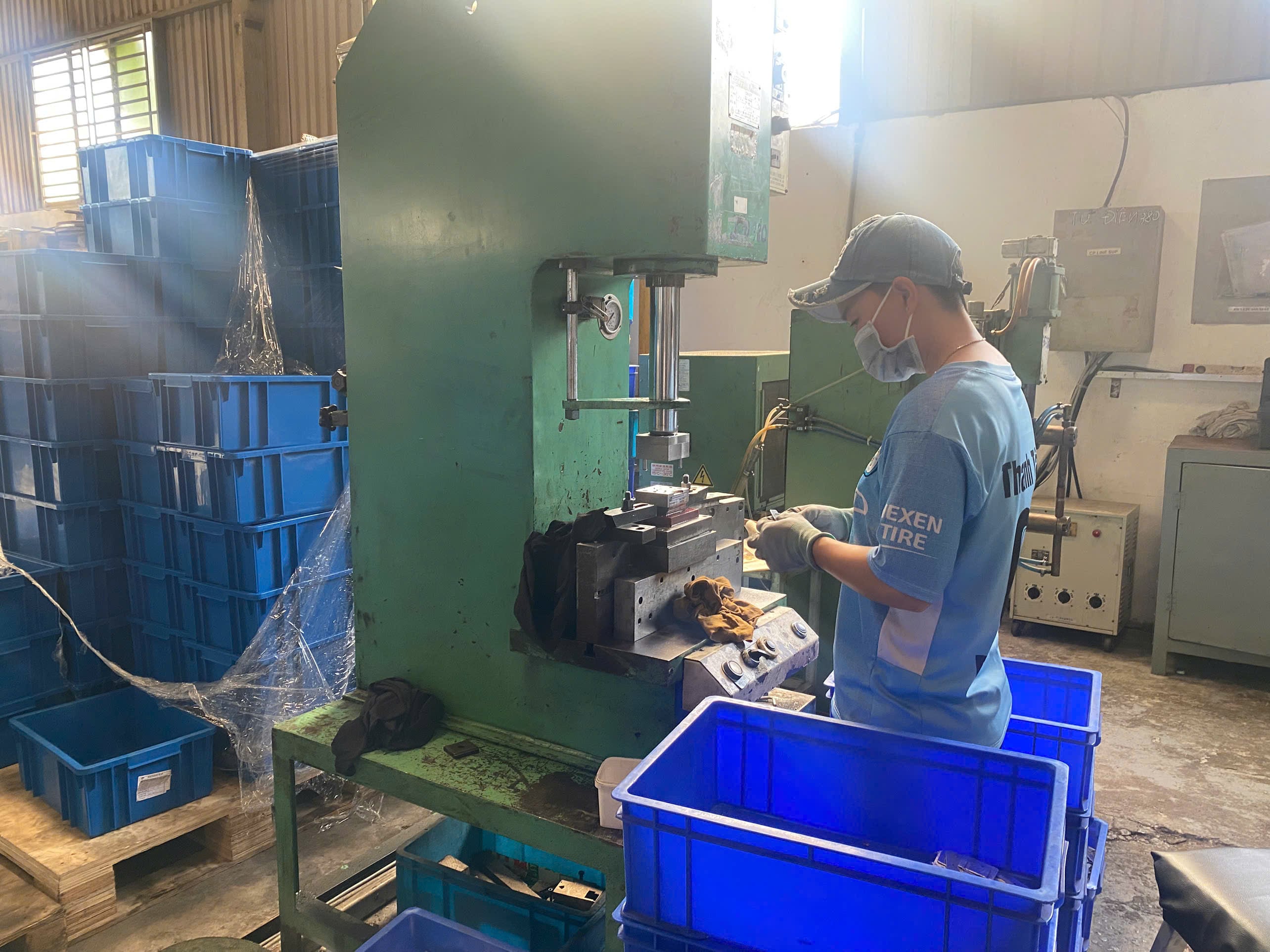 Press Machine 2.jpg